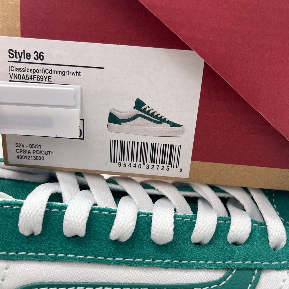 Vans Men’s Style 36 'Classic Sport - Cadmium Green Sneakers
VN0A54F69YE
Stylish - Picture 16 of 16